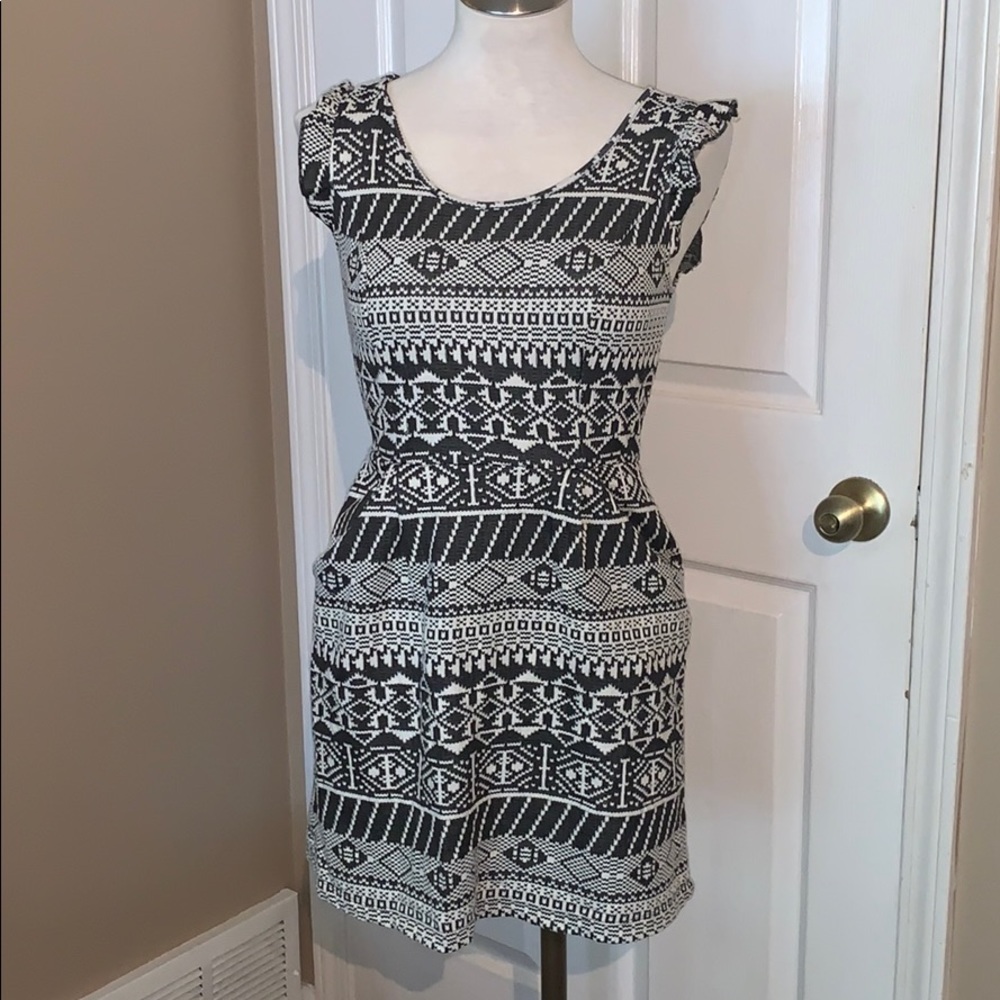 Sheath dress with pockets